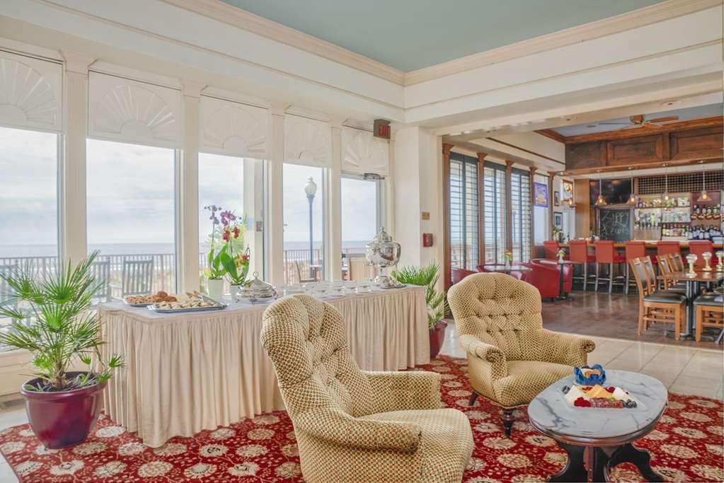 Hilton Garden Inn Ocean City Oceanfront Interior photo