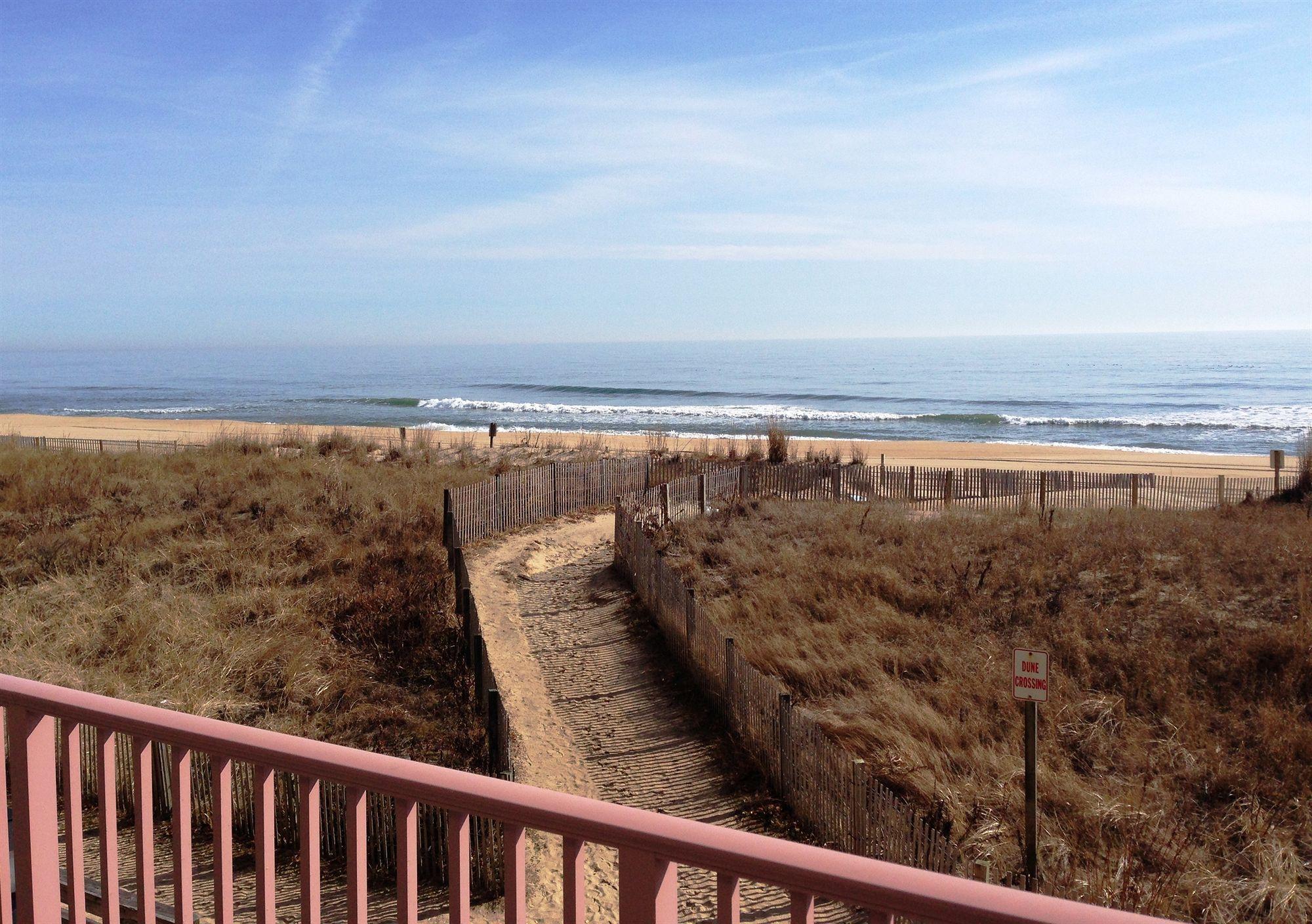 Hilton Garden Inn Ocean City Oceanfront Exterior photo