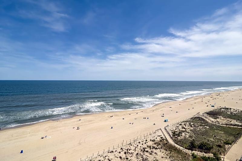 Hilton Garden Inn Ocean City Oceanfront Exterior photo