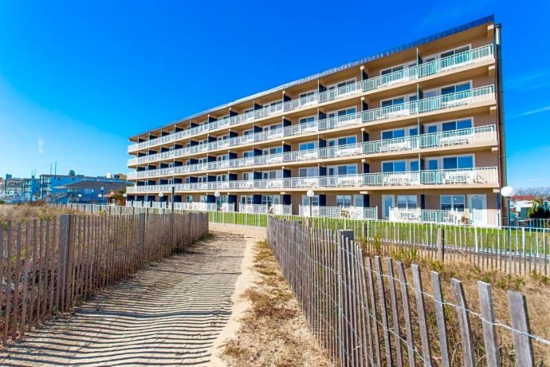Hilton Garden Inn Ocean City Oceanfront Exterior photo